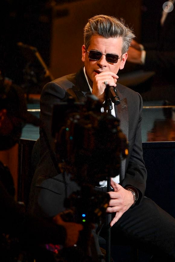 Benjamin Biolay, chef d'orchestre de la cérémonie sur scène lors de la 46ème cérémonie des César à l'Olympia à Paris le 12 mars 202. © Dominique Charriau/ Pool / Bestimage