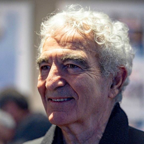 En mai 2025, il avait été aperçu à Roland-Garros aux côtés d’une nouvelle compagne, avec laquelle il échangeait des gestes de complicité. 

Raymond Domenech participe à une rencontre Football passion lors du Festival Sport, Littérature et Cinéma à l'Institut Lumière à Lyon le 31/01/2026. © Sandrine Thesillat / PsnewZ / Bestimage