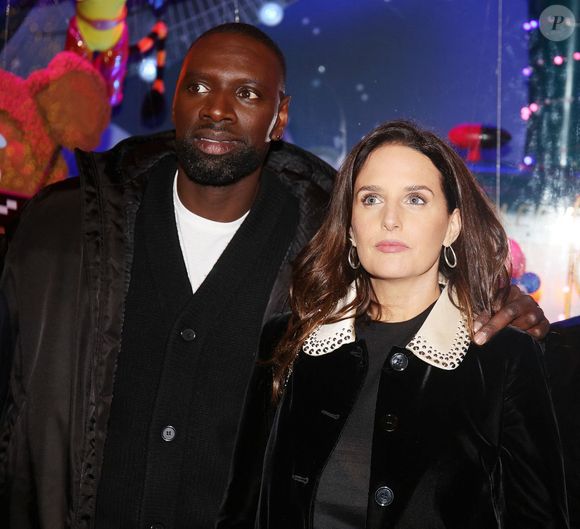 Omar Sy et sa femme Hélène - Lancement de "1,2,3... Noël" lors de l'inauguration des vitrines et du sapin de Noël 2021 des Galeries Lafayette Haussmann 2021 à Paris. Le 17 novembre 2021. ©Panoramic / Bestimage