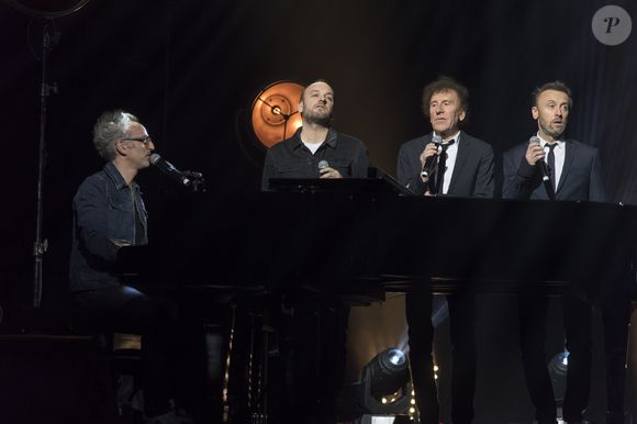 Vincent Delerm, Ours, de son vrai nom Charles Souchon, Alain Souchon et Pierre Souchon - Concert du 13ème Gala 2018 de l'Association pour la Recherche sur Alzheimer à la salle Pleyel à Paris le 12 février 2018. L'intégralité des bénéfices de cette soirée servira à financer la recherche sur la maladie d’Alzheimer. © Coadic Guirec-Pierre Perusseau/Bestimage12/02/2018 - Paris