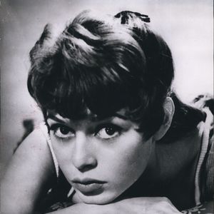 May 05, 1961 - Brigitte Bardot représentera le cinéma anglais à Venise : L'actrice française Brigitte Bardot qui joue le rôle principal dans l'un des films britanniques sélectionnés pour le Festival de Venise ''Toubib A La Mer'' - Français (Crédit Image : ? Keystone Press Agency/ZUMA Press Wire)