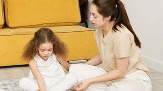Ces habitudes dites bienveillantes freinent en réalité la confiance de vos enfants, selon une spécialiste de l'éducation consciente