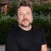 "J'étais vraiment halluciné" : Le comportement de Bruno Guillon en coulisses de ses émissions raconté par un célèbre animateur