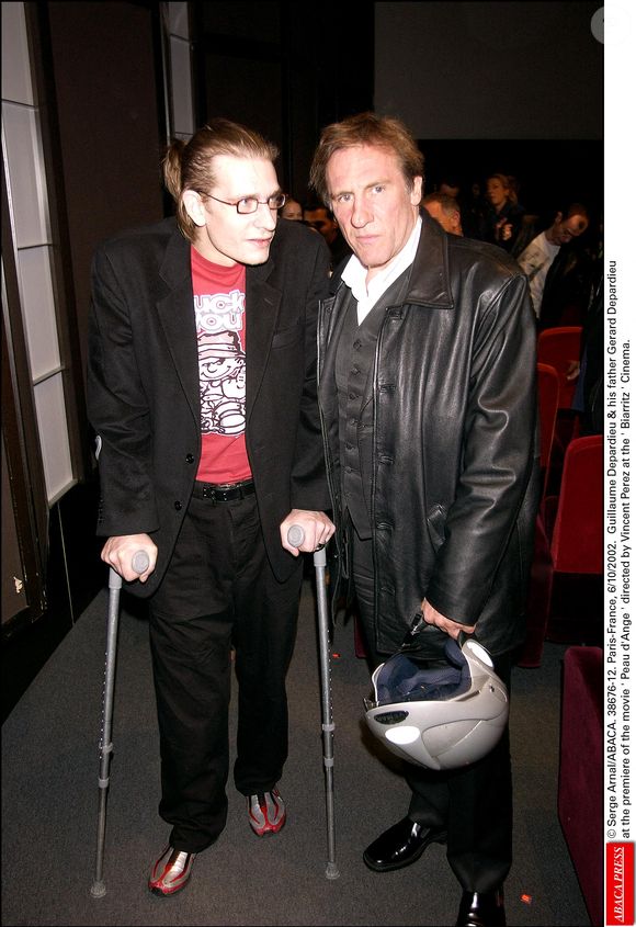 Paris-France, 6/10/2002. Guillaume Depardieu et son père Gérard Depardieu à l'avant-première du film ' Peau d'Ange ' réalisé par Vincent Perez. Crédit Serge Arnal/Abaca