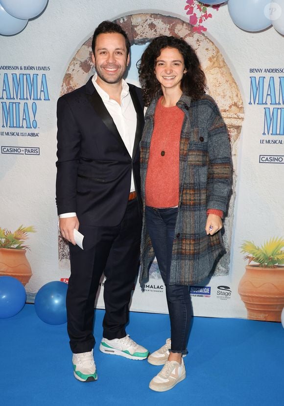 Dont le père est Dan Menasche 


Naissance - Pauline Bression, ex-actrice de "Plus belle la vie" a donné naissance à son premier enfant - Dan Menasche et sa femme Pauline Bression enceinte - Soirée de gala pour la première de la comédie musicale "Mamma Mia ! Le Musical" au Casino de Paris le 26 octobre 2023. Déjà saluée par plus de 65 millions de spectateurs dans le monde, la comédie musicale culte «Mamma Mia !» est de retour au Casino de Paris, et ce jusqu'au 21 janvier prochain. © Coadic Guirec/Bestimage