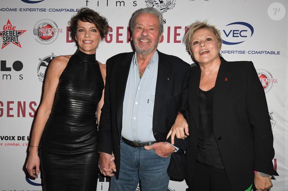 Anne Le Nen, Alain Delon et Muriel Robin - Avant-première du film "Des gens bien" au cinéma Gaumont-Opéra à Paris le 2 avril 2019. © Coadic Guirec/Bestimage