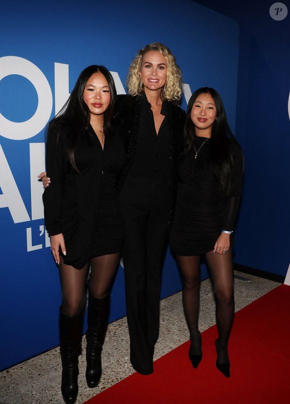 Elle aurait choisi de s'installer dans l'appartement de son petit-ami Laeticia Hallyday et ses filles Joy et Jade - Photocall du vernissage de l'exposition "Johnny Hallyday, l'exposition" au Palais des Expositions à Paris. Le 21 décembre 2023 © Dominique Jacovides / Bestimage