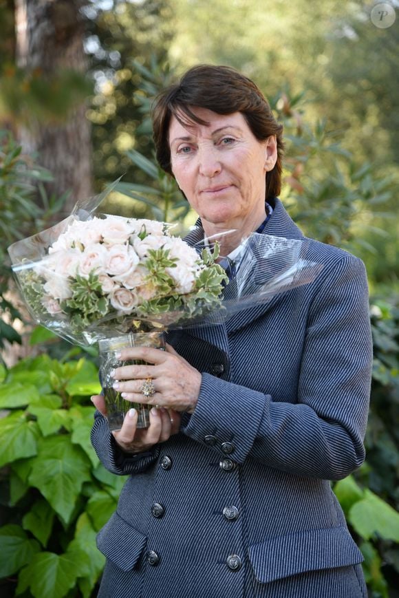 L’héritage inclut également Marina, petite-fille de Picasso, qui hérite de la villa La Californie et d’un important lot d’œuvres, qu’elle vendra partiellement pour financer ses activités philanthropiques et caritatives. 

Exclusif - Marina Picasso lors de la cérémonie de remise de prix du 2ème Festival des Jardins de la Côte d'Azur et le baptême de la Rose "Marina Picasso" à Juan-les-Pins - Cérémonie de remise de prix du 2ème Festival des Jardins de la Côte d'Azur et le baptême de la Rose Marina Picasso à Juan-les-Pins, le 31 mars 2019. Le " Prix du jury officiel " a été remis à Sylvère Fournier et son équipe de Passion Jardin, pour leur oeuvre : " D'une rive à l'autre " installée au sein de la Pinède Gould à Antibes.
Le département lance son deuxième Festival des Jardins de la Côte d'Azur sur le thème de Rêves de Méditerranée". Le public pourra flâner autour des jardins éphémères installés pendant un mois, du 30 mars au 28 avril 2019, dans les centres-villes parmi les plus beaux sites du département : Le Jardin de la Villa Rothschild à Cannes, le Jardin Biovès à Menton, la Place du Petit Puy et Place de l'Évêché à Grasse, le Jardin Albert 1er sur la Promenade du Paillon à Nice et la Pinède Gould à Antibes-Juan-les-Pins. En parallèle, des animations grand public autour des jardins seront organisées pendant la durée du festival sur tout le département : ateliers d'art floral et de nouvelles techniques de jardinage, dégustations, animations culinaires, stands de professionnels, bourse aux plantes, conférences, expositions... Antibes Juan-Les-Pins, le 31 mars 2019. © Bruno Bebert/Bestimage