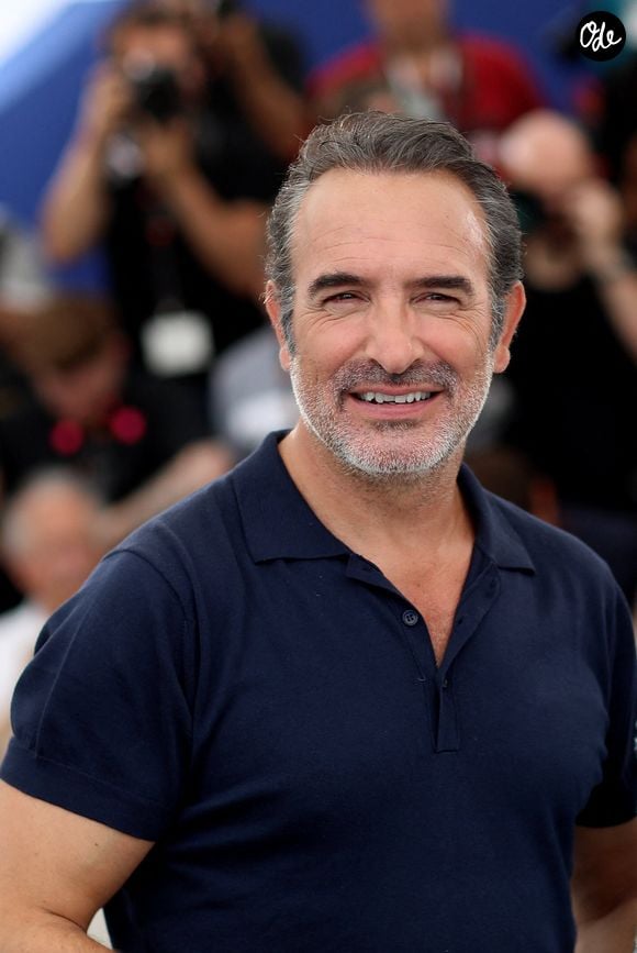 Jean Dujardin au photocall du film "Novembre" lors du 75ème Festival International du Film de Cannes, France, le 23 mai 2022. © Dominique Jacovides/Bestimage