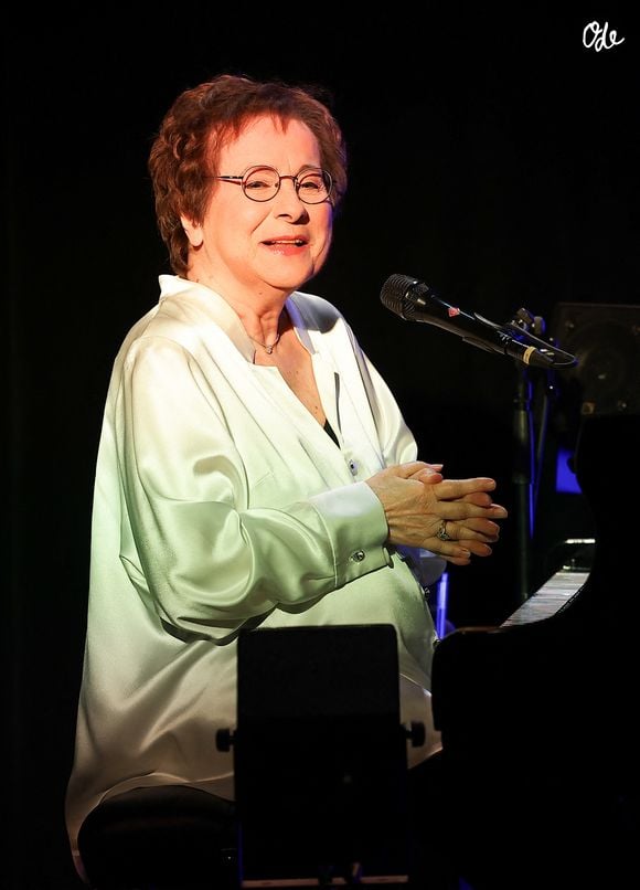"Ce devait être son dernier concert", a confié son frère à la presse régionale. 

Marie-Paule Belle - Générale du concert de Marie-Paule Belle "Au Revoir et Merci" au théâtre de Passy à Paris le 19 mai 2026. © Coadic Guirec/Bestimage