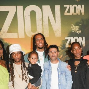 Lucile Kancel, Sloan Decombes, Nelson Foix, Jamel Debbouze, a guest, Philippe Calodat et Don Snoop au photocall de la première du film Zion au cinéma Le Grand Rex à Paris, France, le 4 avril 2025. © Coadic Guirec/Bestimage