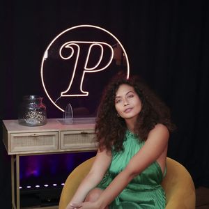 Vaimalama Chaves en interview avec En Privé avec, pour la promotion de son livre O Vai (éditions First)