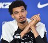 Il évolue sous les couleurs des San Antonio Spurs en NBA

Victor Wembanyama en conférence de presse du NBA Paris Games 2025 à l'Accor Arena Bercy à Paris le 23 janvier 2025. © Veeren/Bestimage