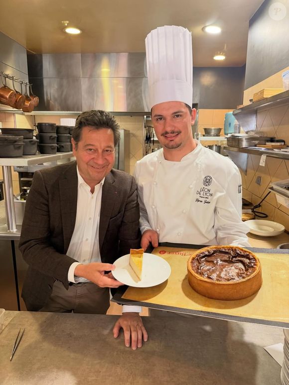 En parallèle de ses activités artistiques, il investit massivement dans la restauration lyonnaise.

Laurent Gerra propriétaire d'un restaurant à Lyon.