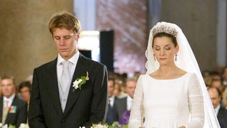 Il y a 23 ans, Clotilde Courau épousait Emmanuel Philibert de Savoie à Rome : une information importante se cachait sous sa robe