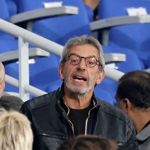 Michel Cymes - People des les tribunes de la coupe du Monde de Rugby France 2023 - Match de quart de finale "France-Afrique du Sud (28-29)" au Stade de France à Saint-Denis 15 octobre 2023. © Moreau-Jacovides/Bestimage