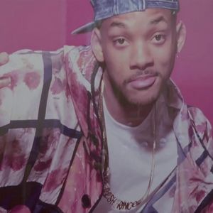 Elle est située sur une immense propriété de 3600 mètres carrés, comprenant un grand jardin et une piscine à l'extérieur

Pour célébrer le 30e anniversaire du Prince de Bel Air, Will Smith participe au lancement du manoir de Bel-Air sur Airbnb ! 
Crédit : Backgrid UK/ Bestimage