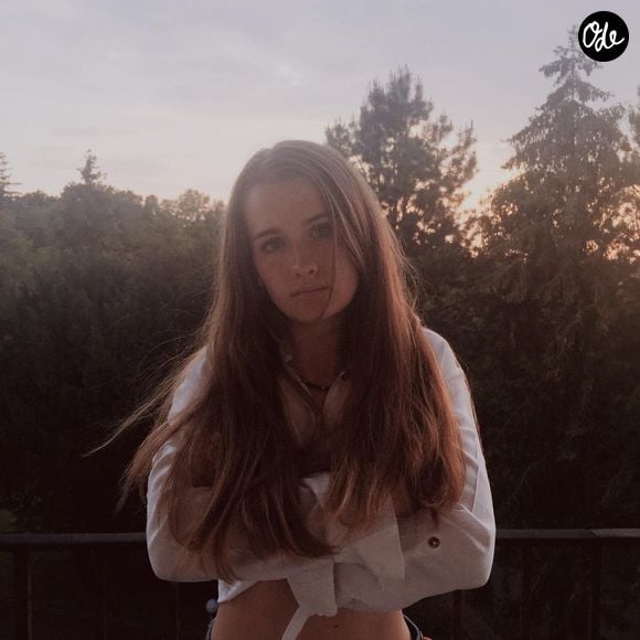 "J'ai toujours chanté. Dès que j'ai su sortir un mot de ma bouche, c'était des vocalises", expliquait-elle. 

La fille de François Pirette sur Instagram