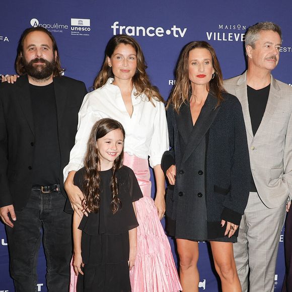 Pour le magazine "ELLE", elle explique pourquoi elle avait dit non à la série à l'époque

Fanny Sidney, Vincent Macaigne, Laetitia Casta, Camille Cottin, Thibault de Montalembert, Nicolas Maury et Elodie Batard Gaultier au photocall de la cérémonie de clôture lors de la 19ème édition du festival du film francophone d'Angoulême, France, le 29 août 2026. © Coadic Guirec/Bestimage