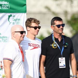 “Tout est différent, non ? Il ne peut plus nager juste pour le bonheur. C’est ce que je lui ai dit”, ajoute Bob Bowman sur Léon Marchand

Léon Marchand, Bob Bowman et Nicolas Castel lors des championnats de France Élites en grand bassin de natation à Rennes, France, le 15 juin 2023. © Mickael Chavet/Zuma Press/Bestimage