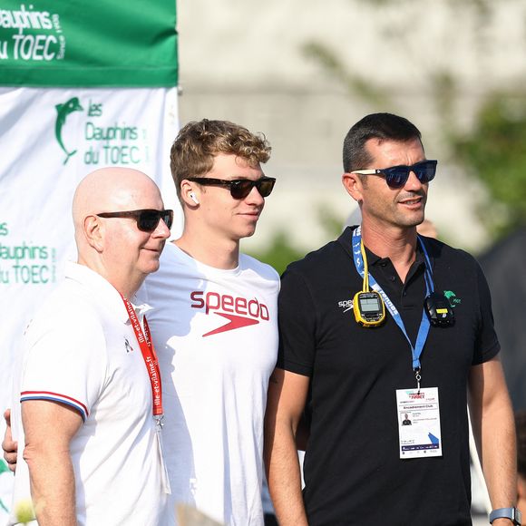 “Tout est différent, non ? Il ne peut plus nager juste pour le bonheur. C’est ce que je lui ai dit”, ajoute Bob Bowman sur Léon Marchand

Léon Marchand, Bob Bowman et Nicolas Castel lors des championnats de France Élites en grand bassin de natation à Rennes, France, le 15 juin 2023. © Mickael Chavet/Zuma Press/Bestimage