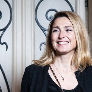 Julie Gayet - Soirée de lancement de la pièce "En attendant Bojangles" au théâtre de l'Oeuvre à Paris le 15 janvier 2026. © Julien Sarkissian/Bestimage
