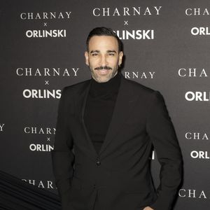 Adil Rami lors de la soirée Charnay x Orlinski à l'occasion du lancement de leur collection capsule exclusive à L'Atelier Vendôme à Paris le 13 novembre 2025.

Photo par Jack Tribeca / Bestimage