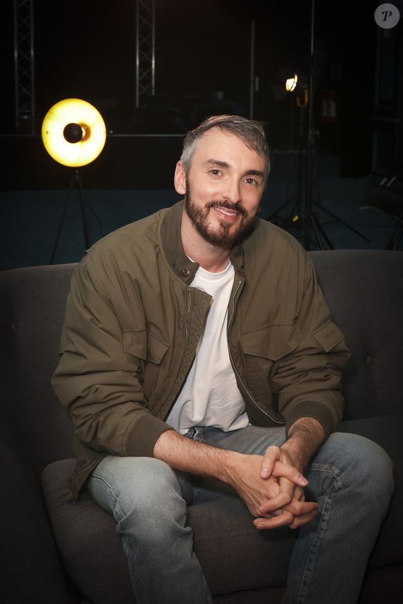 Christophe Willem dans les backstage de l'enregistrement de l'émission "OlympiaScope", présentée par B.Montiel et diffusée le 30 mai 2024 sur Olympia TV, une chaîne du groupe Canal+ et en replay sur myCANAL.

© Jack Tribeca / Bestimage