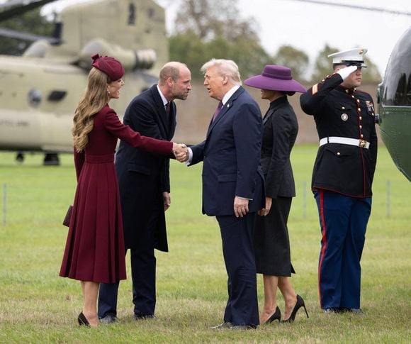 Donald Trump et son épouse accueillis par Kate Middleton et le prince William lors de leur arrivée au château de Windsor. © Dana Press / Bestimage