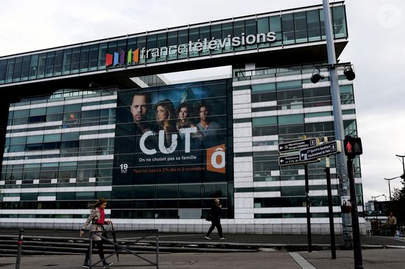 Le problème a été plus long sur France Info où une partie du matériel de la régie de production a été endommagé

Exclusif - Illustration extérieur France Télévisions - Rassemblement des journalistes reporters d'images, JRI, de France Télévisions en grève sur le parvis de siège du groupe France Télévision à Paris, le 4 novembre 2015. © Stéphane Lemouton / Bestimage