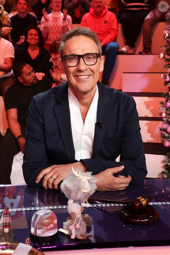 Exclusif - Julien Courbet, sur le plateau de TBT9 présenté par C.Hanouna, et diffusé en direct sur W9, Paris, France, le 26 novembre 2025. © Jack Tribeca / Bestimage