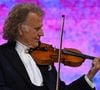 André Rieu est un violoniste et chef d’orchestre néerlandais mondialement connu.
André Rieu en concert à la Co Op Live Arena de Manchester, Royaume-Uni. Backgrid UK/ Bestimage