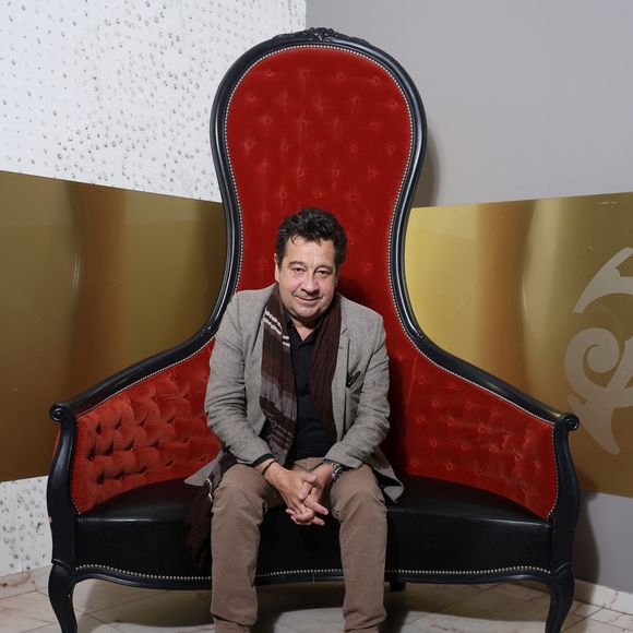Malgré ce prestige, le restaurant propose une excellente cuisine lyonnaise à des prix qui restent corrects.

Exclusif - Laurent Gerra à la journée de pré ouverture du Festival du cinéma Français & gastronomie d'Aix-les-Bains le 2 juin 2025. Le festival se tient du 3 au 7 juin 2025

© Denis Guignebourg / Bestimage