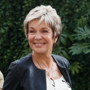 Aujourd’hui, ils sont restés très proches malgré le temps.
Véronique Jannot - Arrivées à l'enregistrement de l'émission "Vivement Dimanche" présentée par M. Drucker. Photo par Christophe Clovis / Bestimage