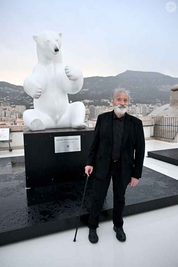 De Paris à New York, en passant par le musée océanographique de Monaco ou la Mamounia à Marrakech, il a investi l’espace public pour rendre l’art accessible à tous.

Exclusif - Michel Bassompierre - Vernissage de l'exposition "Les Géants des Glaces" de Michel Bassompierre au musée océanographique de Monaco, le 10 avril 2024. 

© Bruno Bebert / Bestimage