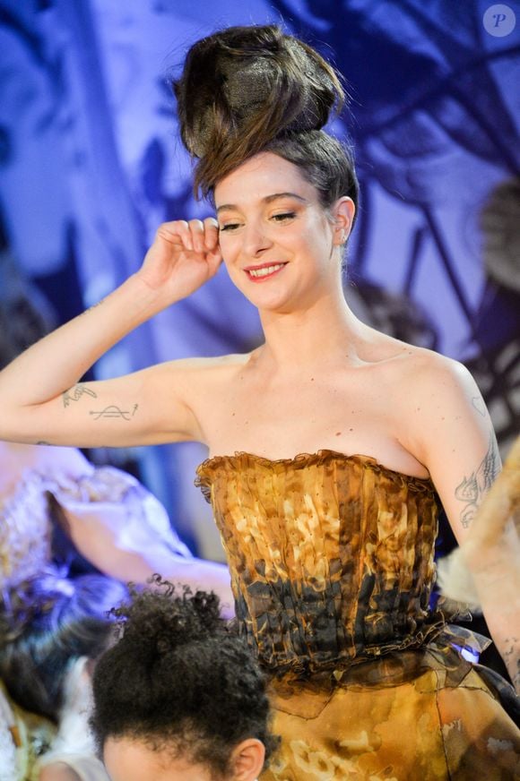 Théma - Les "filles de" défilent lors de la fashion week - Nubia Esteban (fille de la chanteuse Lio) - Model lors du défilé de mode "Franck Sorbier" collection Haute Couture Printemps/Eté 2017 lors de la fashion week à Paris, le 25 janvier 2017. © CVS / Veeren / Bestimage