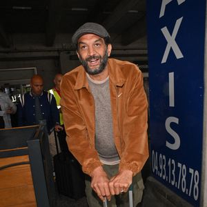 Eric Judor, Ramzy Bedia arrivant à l'aéroport de Nice après le 76e Festival de Cannes à Nice, France, le 17 mai 2023. Photo by Julien Reynaud/APS-Medias/ABACAPRESS.COM