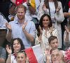 Une épouse particulièrement fière !

Le prince Harry et Meghan Markle assistent à un match de volleyball lors des Invictus Games à Dusseldorf (AGENCE / BESTIMAGE).