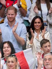 Meghan Markle éperdument amoureuse : sa déroutante vidéo du prince Harry comme on ne l’a jamais vu, "Nous interrompons votre programme..."