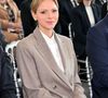 Charlene de Monaco a fait une apparition très remarquée avec un tailleur XXL. 

Le prince Albert II de Monaco et la princesse Charlene ont visité en compagnie de M. Thomas Bataglione, l'administrateur et directeur général de la SMEG, le nouveau siège social de la société, installé dans le quartier de Fontvieille à Monaco, le 15 octobre 2025. © Bruno Bebert / Bestimage