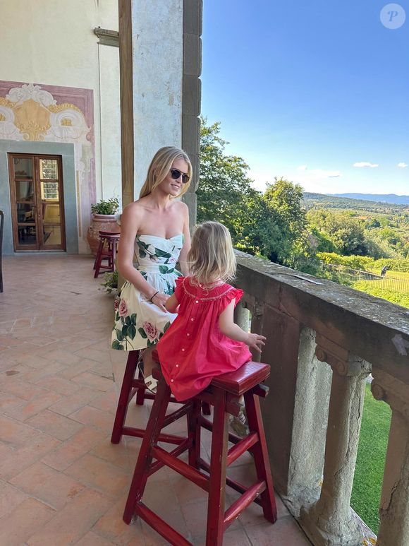 Kitty Spencer, la nièce de Diana et sa fille Athena mènent une vie de princesse...