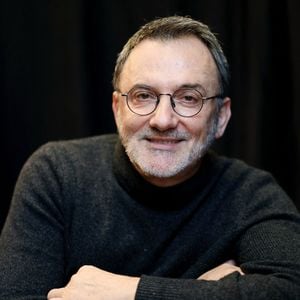 Requinqué de corps et d'esprit après cette trêve télévisuelle, il a accepté de revenir en 2022 aux commandes d'une émission qui a du sens : "Un dimanche à la campagne". 

Frédéric Lopez assiste au 26ème Festival TV de Luchon (Luchon TV Festival) à Luchon, France le 06 février 2026. Photo par Jerome Dominé/Abaca