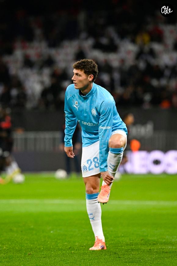 Football - Ligue 1 McDonald's - Match entre Nice et Marseille (1-5) à l'Allianz Arena de Nice - Benjamin Pavard (OM) - Ligue 1 McDonald’s match between OGC Nice and Olympique de Marseille on November 21, 2025 at the Allianz Riviera Stadium in Nice. © William Cannerella / PsnewZ / Bestimage