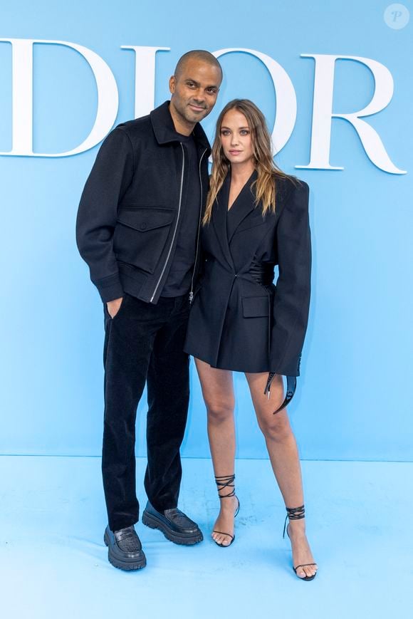 Après plusieurs autres ruptures, le sportif a retrouvé l'amour dans les bras du mannequin Agathe Teyssier qu'il fréquente maintenant depuis le printemps 2024. 

Tony Parker et sa compagne Agathe Teyssier Napoletano au photocall du défilé de mode féminine Dior printemps-été 2025 lors de la Fashion Week de Paris (PFW), à Paris, France, le 24 septembre 2024. © Olivier Borde/Bestimage