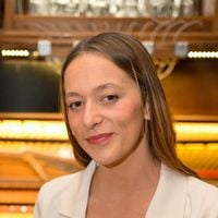 Marcia, la fille de Arthur H et petite-fille de Jacques Higelin, évoque son grand-père : "je n’ai pas grandi à ses côtés"