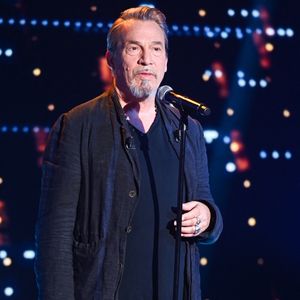 En parallèle, il poursuivra sa tournée jusqu'en janvier 2027 et sortira un nouvel album.

Exclusif - Florent Pagny lors de l'enregistrement de l'émission Vivement dimanche au studio Rive gauche, présentée par M.Drucker, diffusée sur France 3 le 21 juin 2026, à Paris, France, le 20 mai 2026. © Guillaume Gaffiot/Bestimage