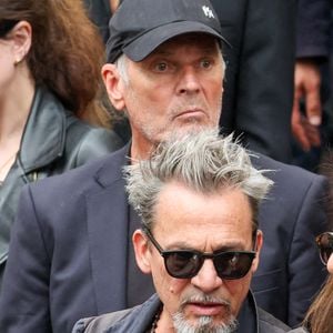 Florent Pagny, Laurent Baffie - Sorties des obsèques de Thierry Ardisson en l’église Saint-Roch de Paris, France, le 17 juillet 2025. © Clovis-Jacovides/Bestimage