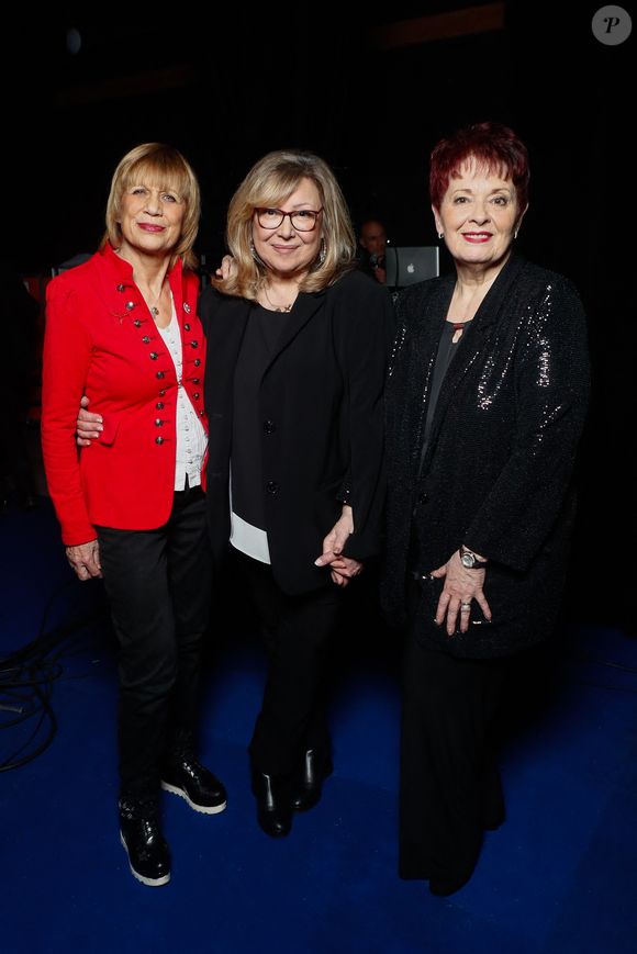 Exclusif - No Web - Stone (Annie Gautrat), Marie Myriam, Fabienne Thibeault - - Backstage - Enregistrement de l'émission "La Boîte à Secrets N°20" dans les studios de la Cité du Cinéma à Saint-Denis, présentée par F.Bollaert et diffusée le 10 janvier sur France 3
© Christophe Clovis / Bestimage