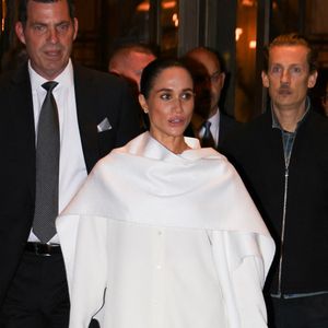 L’épouse du prince Harry, dont l’amour pour la mode est bien connu, n’avait pas annoncé sa présence ce samedi 4 octobre...

Meghan Markle a fait une apparition remarquée à Paris, en France, le 4 octobre 2025, dans un ensemble chic entièrement blanc qui respirait l'élégance et la sophistication. Photo by Aissaoui Nacer/Splash News/ABACAPRESS.COM