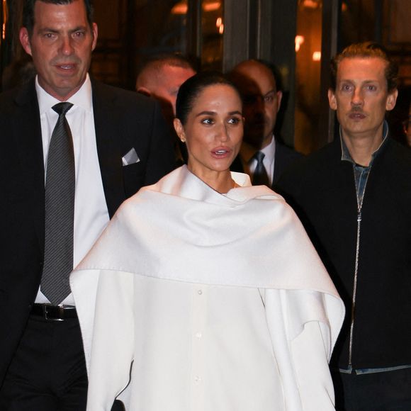 L’épouse du prince Harry, dont l’amour pour la mode est bien connu, n’avait pas annoncé sa présence ce samedi 4 octobre...

Meghan Markle a fait une apparition remarquée à Paris, en France, le 4 octobre 2025, dans un ensemble chic entièrement blanc qui respirait l'élégance et la sophistication. Photo by Aissaoui Nacer/Splash News/ABACAPRESS.COM